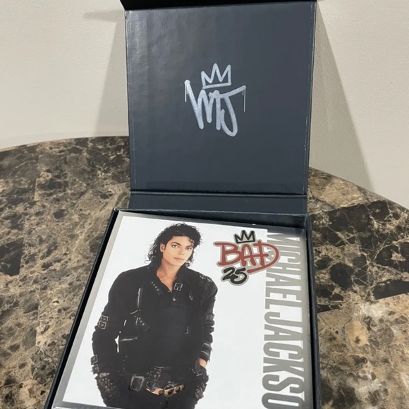 Michael Jackson BAD: 25th Anniversary Deluxe Edition - Picture 3 of 12